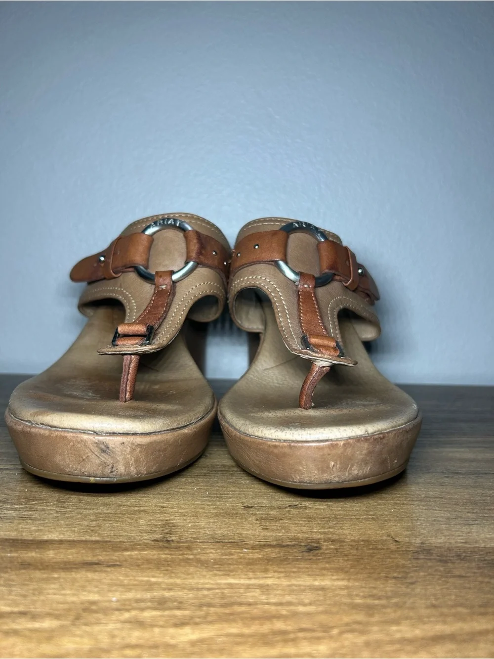 Ariat leather thong